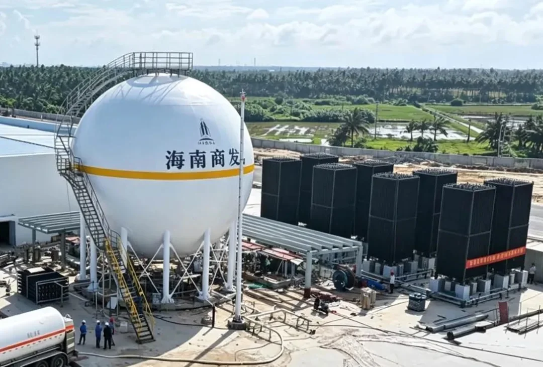 Hainan cryogenic liquid nitrogen tank · photo: CIMC Group