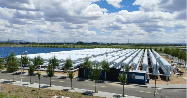 Above-ground air storage at the Three Gorges 10 MW CAES plant